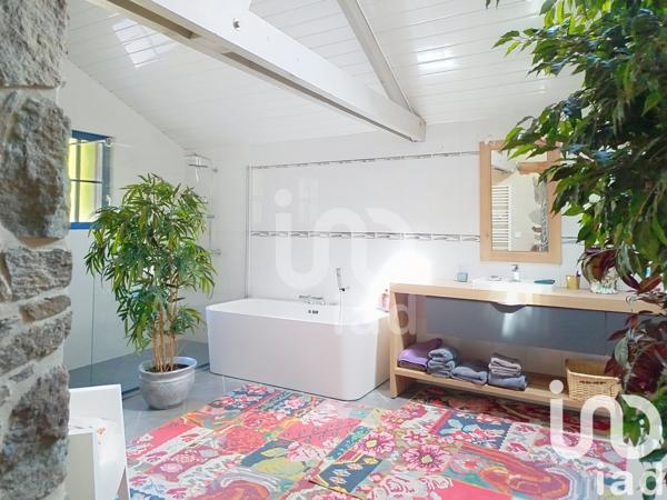 Maison à vendre 8 pièces 259 m² Saint-Père-Marc-en-Poulet