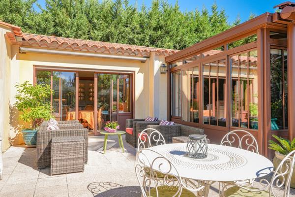 À 5 min du centre-ville, au calme, jolie maison de campagne