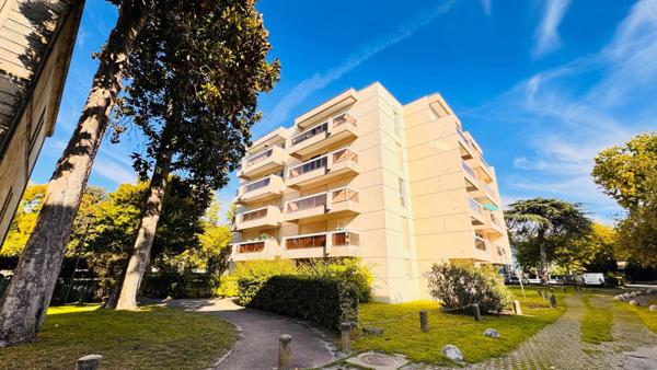 Bordeaux Caudéran - Secteur Pasteur - T3 de 67m2 avec deux chambres et deux terrasses