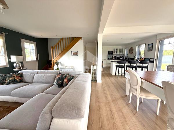 Maison individuelle 3 chambres - Véranda - Sous-sol complet - Jardin