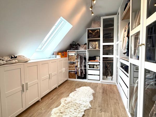 Maison individuelle 3 chambres - Véranda - Sous-sol complet - Jardin