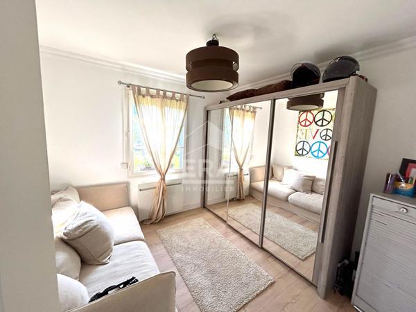 Maison individuelle 3 chambres - Véranda - Sous-sol complet - Jardin