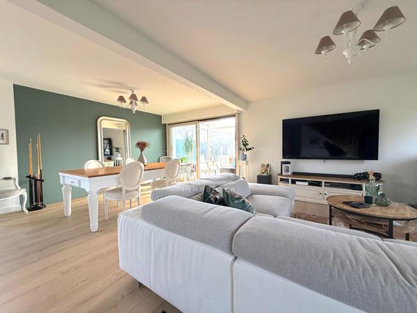 Maison individuelle 3 chambres - Véranda - Sous-sol complet - Jardin