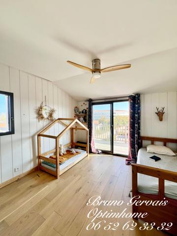 VILLA CONTEMPORAINE A OSSATURE BOIS D'INSPIRATION WEST COAST A VENDRE A FRONTIGNAN