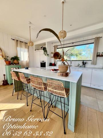 VILLA CONTEMPORAINE A OSSATURE BOIS D'INSPIRATION WEST COAST A VENDRE A FRONTIGNAN