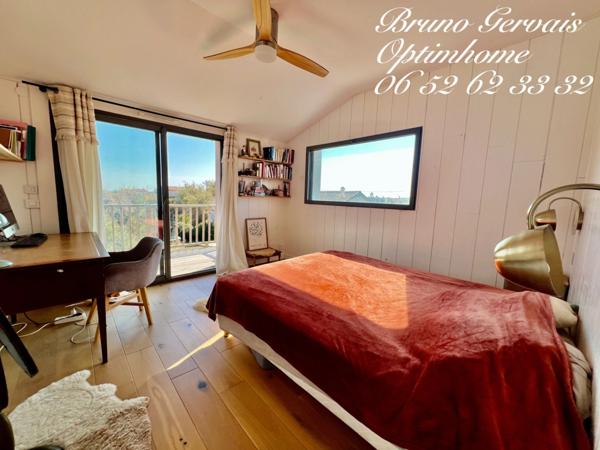 VILLA CONTEMPORAINE A OSSATURE BOIS D'INSPIRATION WEST COAST A VENDRE A FRONTIGNAN