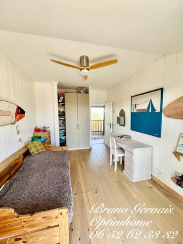 VILLA CONTEMPORAINE A OSSATURE BOIS D'INSPIRATION WEST COAST A VENDRE A FRONTIGNAN