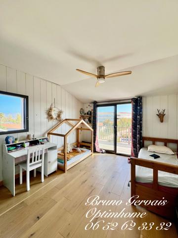 VILLA CONTEMPORAINE A OSSATURE BOIS D'INSPIRATION WEST COAST A VENDRE A FRONTIGNAN