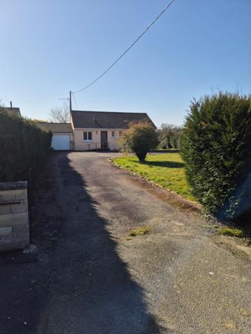 MAISON DE PLAIN-PIED À ARON, PROCHE DE MAYENNE