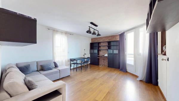 Location                                                      Appartement
                        
                     2 pièces                      53 m2                     à Torcy