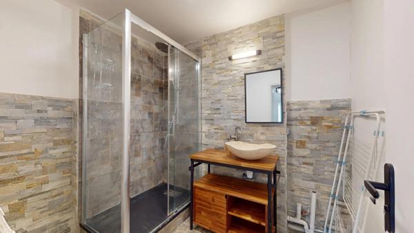 Location                                                      Appartement
                        
                     2 pièces                      53 m2                     à Torcy