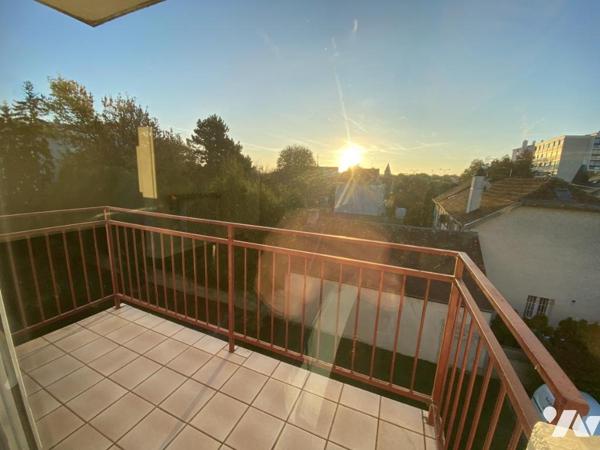 TINQUEUX / APPARTEMENT DE TYPE 3/4 / GARAGE