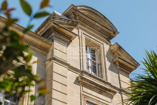 Saint-Genès – Hôtel particulier, piscine, dépendance, garages