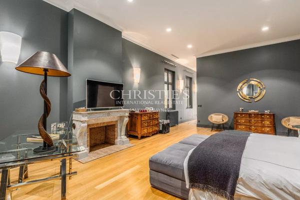 Saint-Genès – Hôtel particulier, piscine, dépendance, garages