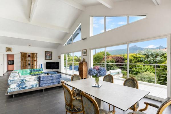 Propriété familiale de 295 m² avec piscine, vue Rhune et parc paysager de 3 000 m²