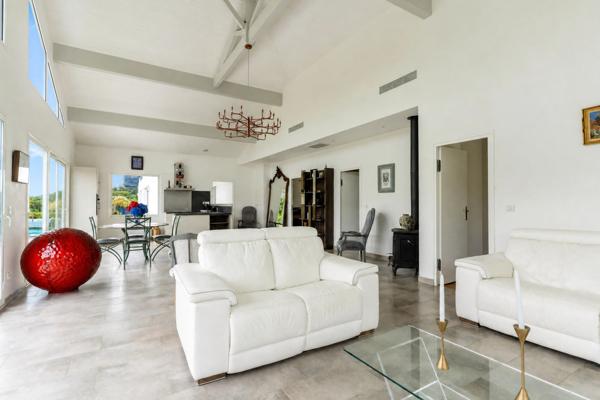 Propriété familiale de 295 m² avec piscine, vue Rhune et parc paysager de 3 000 m²