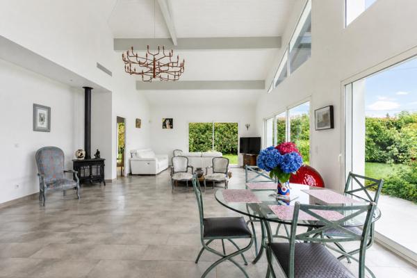 Propriété familiale de 295 m² avec piscine, vue Rhune et parc paysager de 3 000 m²