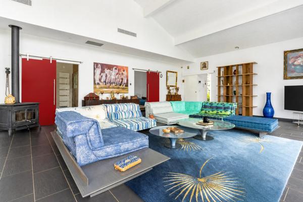 Propriété familiale de 295 m² avec piscine, vue Rhune et parc paysager de 3 000 m²