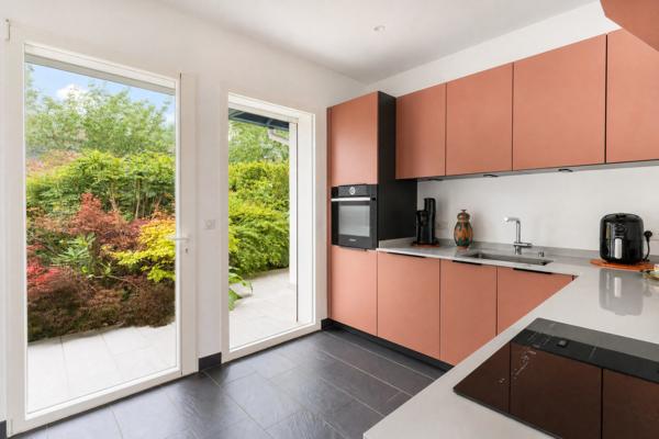 Propriété familiale de 295 m² avec piscine, vue Rhune et parc paysager de 3 000 m²