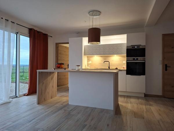 Maison neuve de 2025, 6 chambres, Aucun travaux à prévoir , Proche écoles, bus college, médecins, Vue sur la campagne