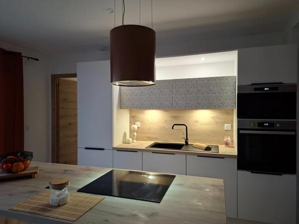 Maison neuve de 2025, 6 chambres, Aucun travaux à prévoir , Proche écoles, bus college, médecins, Vue sur la campagne