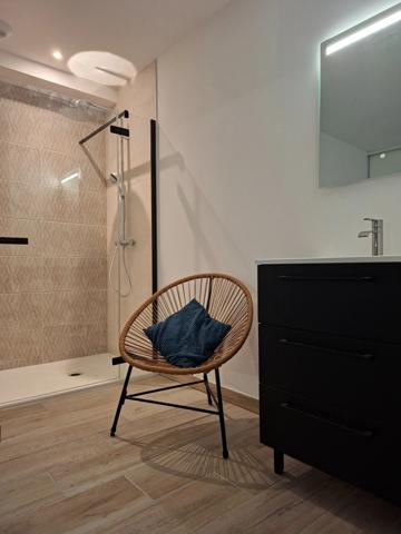 Maison neuve de 2025, 6 chambres, Aucun travaux à prévoir , Proche écoles, bus college, médecins, Vue sur la campagne