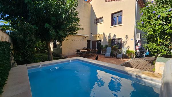 Maison Nimes 8 pièce(s) 211 m2