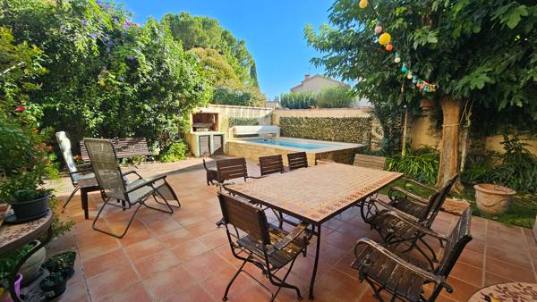 Maison Nimes 8 pièce(s) 211 m2