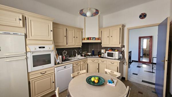 Maison Nimes 8 pièce(s) 211 m2