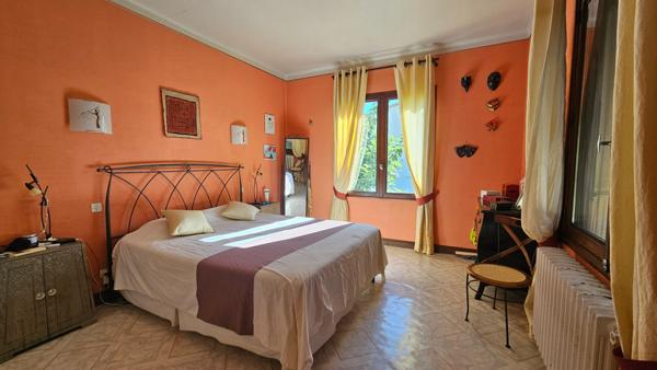 Maison Nimes 8 pièce(s) 211 m2