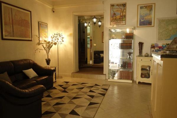 Dpt Alpes Maritimes (06), à vendre SAINT VALLIER DE THIEY Hôtel - Bureau 2 étoiles (Murs et Fonds)