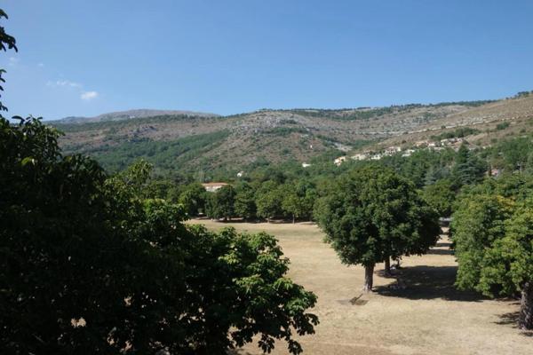 Dpt Alpes Maritimes (06), à vendre SAINT VALLIER DE THIEY Hôtel - Bureau 2 étoiles (Murs et Fonds)
