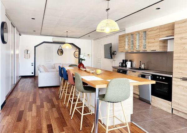 Immeuble à usage mixte habitation / professionnel