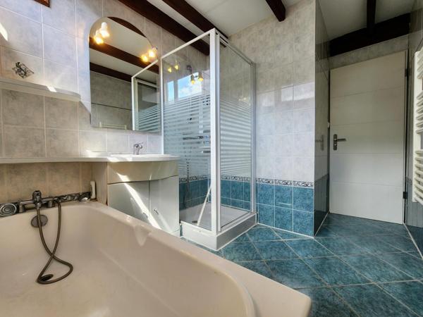 Immeuble à usage mixte habitation / professionnel