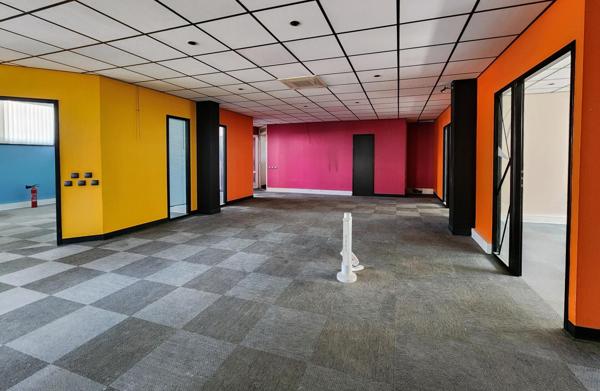 Immeuble à usage mixte habitation / professionnel