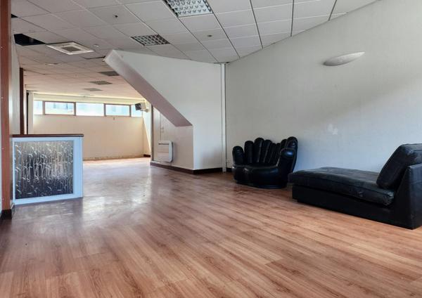 Immeuble à usage mixte habitation / professionnel