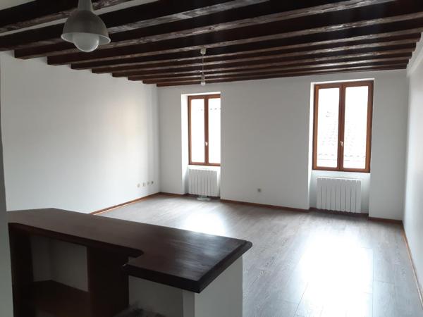 Appartement · Location Villefranche Sur Saone (69400) 2 pièces · 45m²
