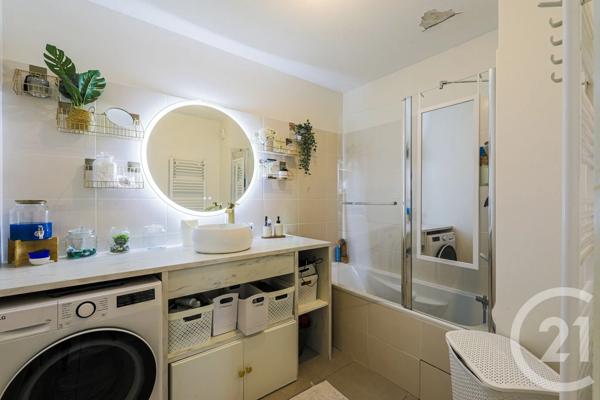 Appartement F4 à vendre  4 pièces - 78,13 m 2   ECHIROLLES  - 38