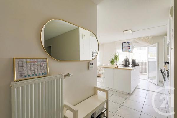 Appartement F4 à vendre  4 pièces - 78,13 m 2   ECHIROLLES  - 38