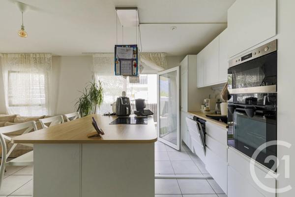 Appartement F4 à vendre  4 pièces - 78,13 m 2   ECHIROLLES  - 38