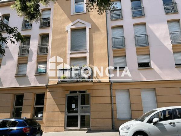 Location Appartement 4 pièces 81 m² - 3 PLACE DE LA MADELEINE Rouen 76000