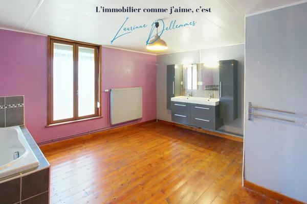 Grande Maison Familiale de 5 chambres possibilité plus, avec Jardin et Garage à Raismes, Quartier Vicoigne, 167m2
