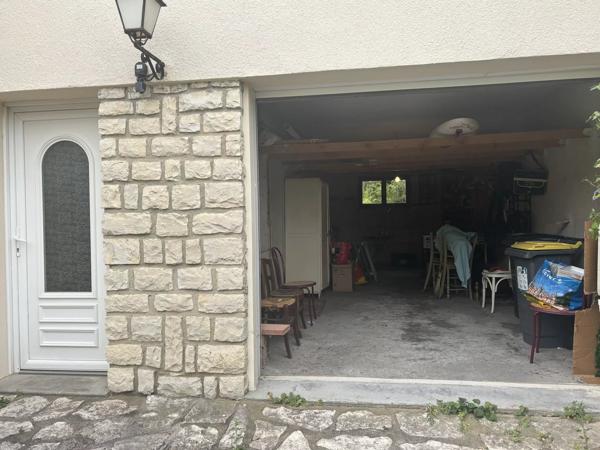 Vente                                                      Maison
                        
                     5 pièces                      157 m2                     à Villeneuve-Lès-Avignon