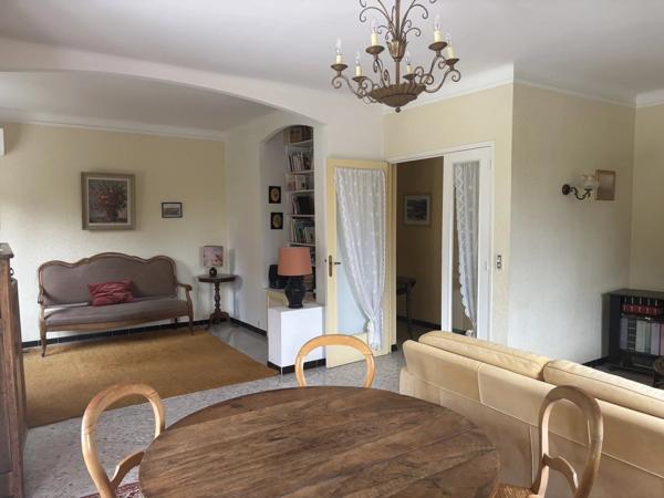 Vente                                                      Maison
                        
                     5 pièces                      157 m2                     à Villeneuve-Lès-Avignon