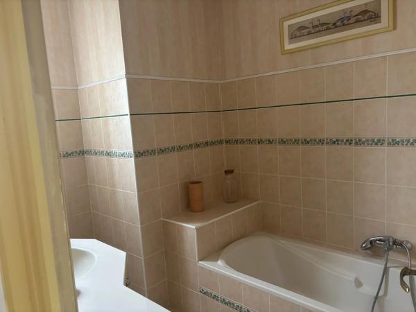 Vente                                                      Maison
                        
                     5 pièces                      157 m2                     à Villeneuve-Lès-Avignon