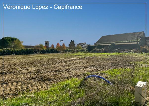 Brax, à proximité d'Agen, beau terrain plat et viabilisé de 769 m²