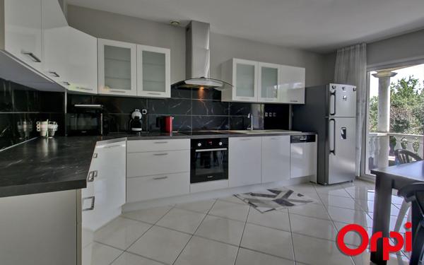 Maison à vendre    6 pièces •  La Tour-du-Pin