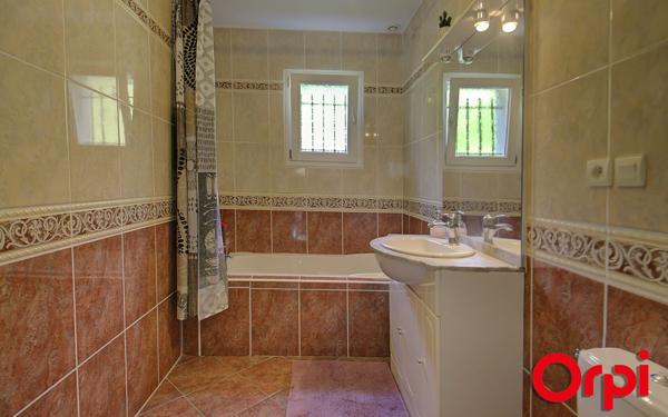 Maison à vendre    6 pièces •  La Tour-du-Pin