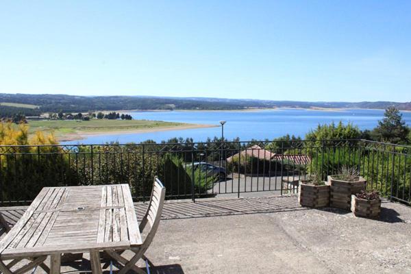 Exclusivité Naussac face au Lac Maison  5 pièce(s) 168 m2 avec une vue panoramique