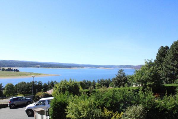 Exclusivité Naussac face au Lac Maison  5 pièce(s) 168 m2 avec une vue panoramique